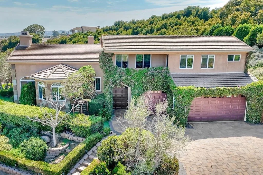 Photo of 2484 Dos Lomas