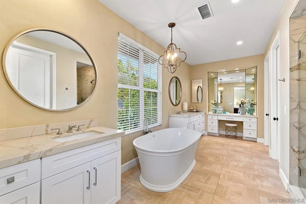Photo of 7598 Circulo Sequoia