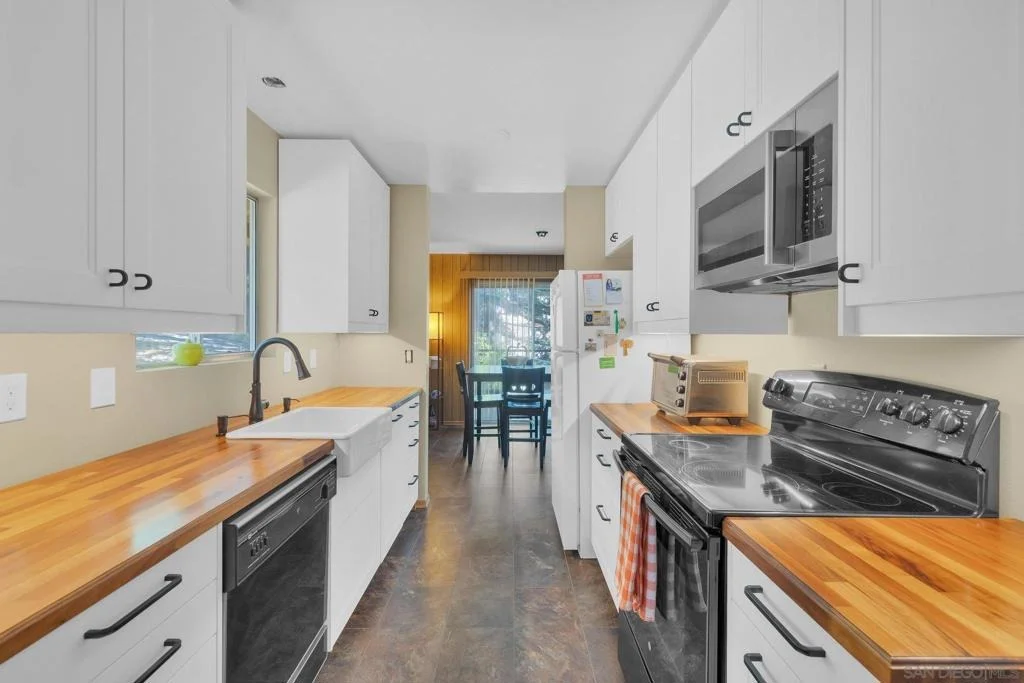 Photo of 2816 Heliotrope Dr