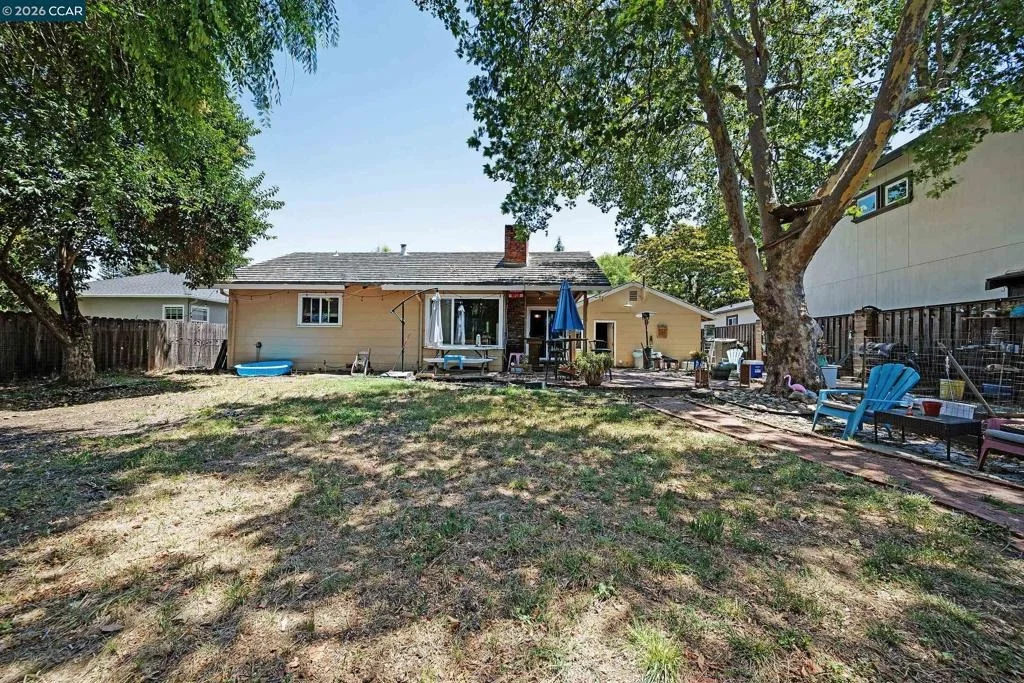Photo of 1481 Davis Ave