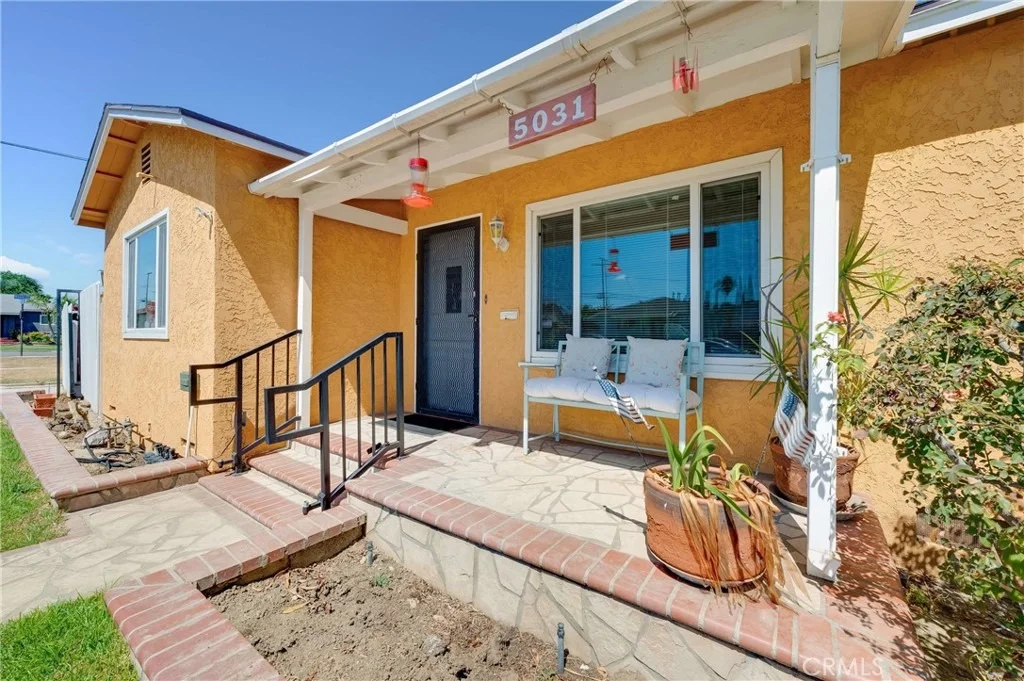 Photo of 5031 N Raton