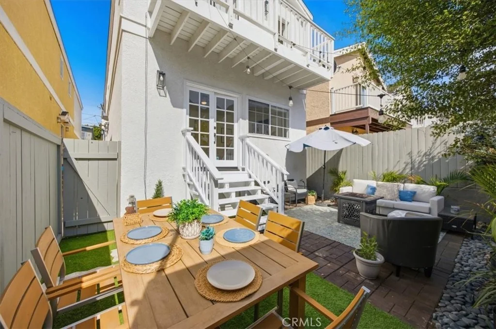 Photo of 1633 Steinhart Avenue