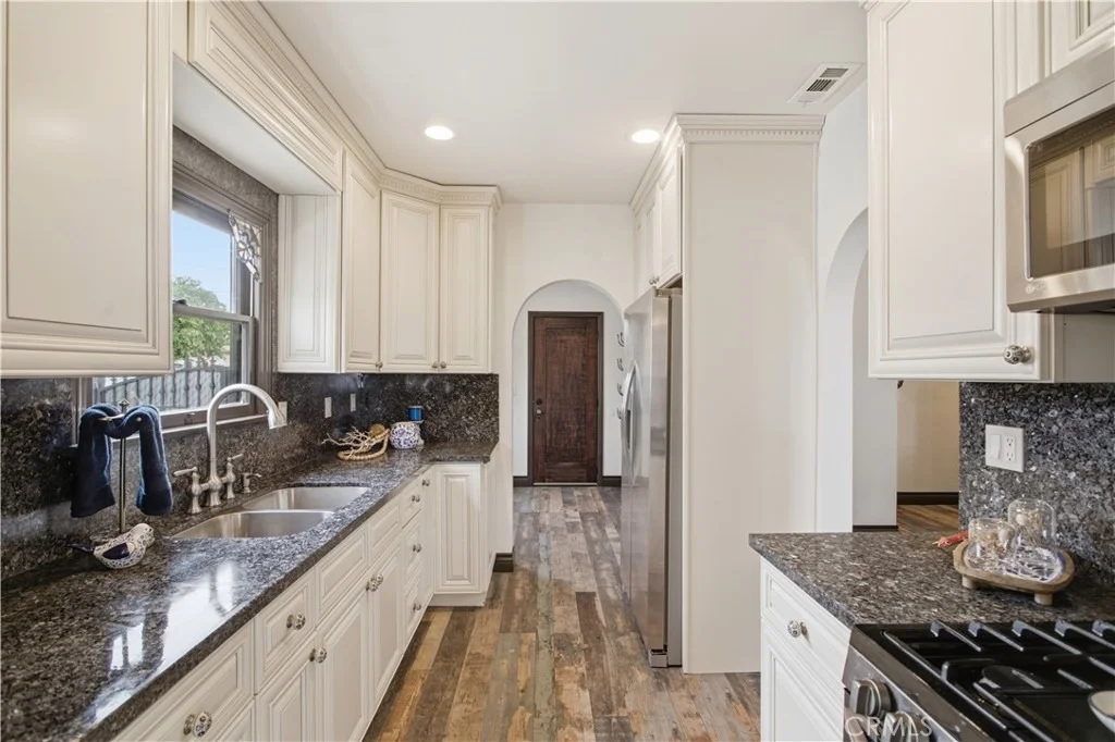 Photo of 4600 Merrill