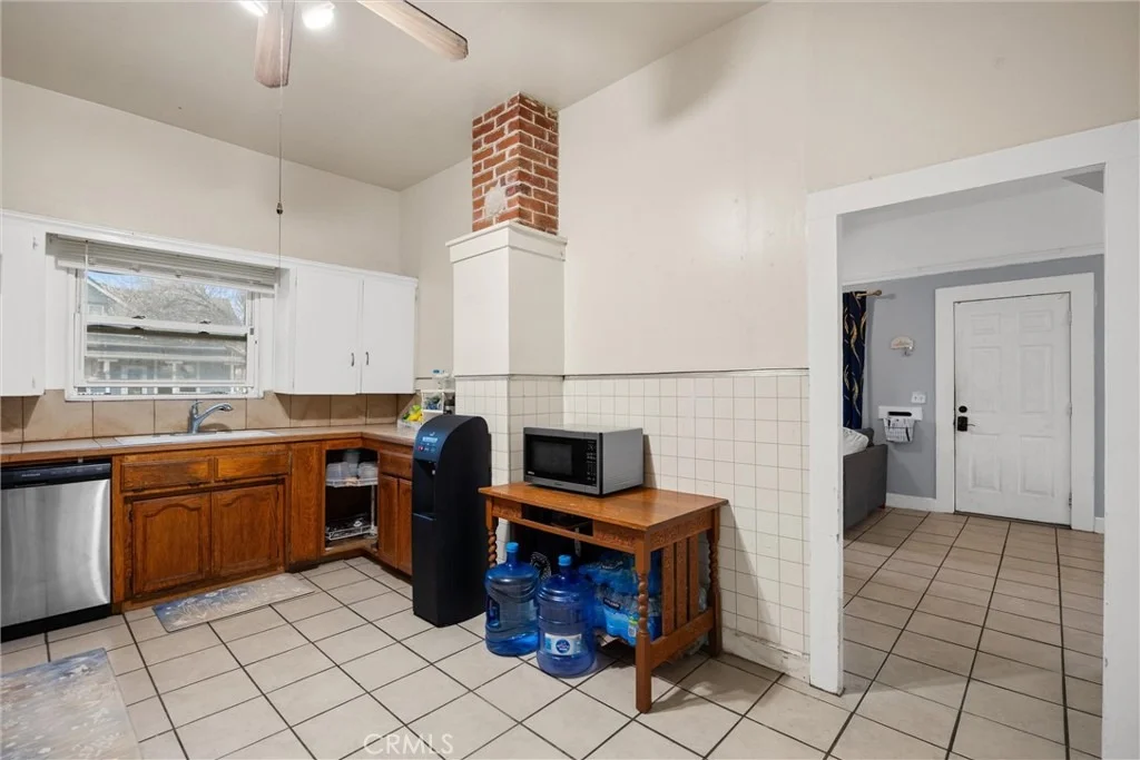 Photo of 855 Johnson