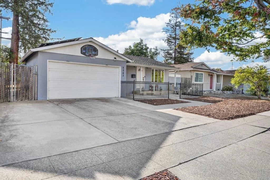 Photo of 5243 Amelia Drive