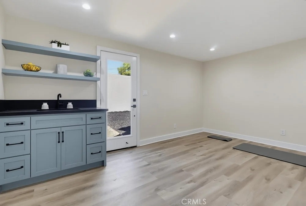 Photo of 5868 Myrtle