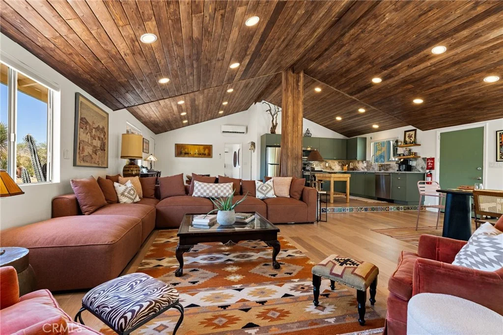 Photo of 2351 N Cambria