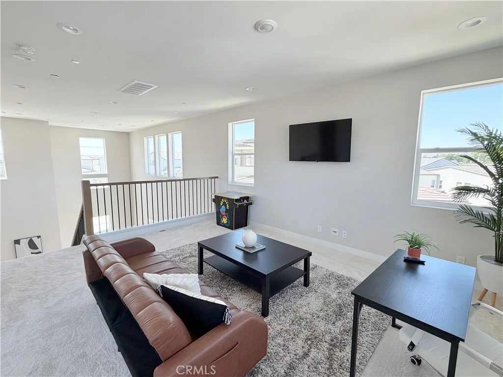 Photo of 331 Newton