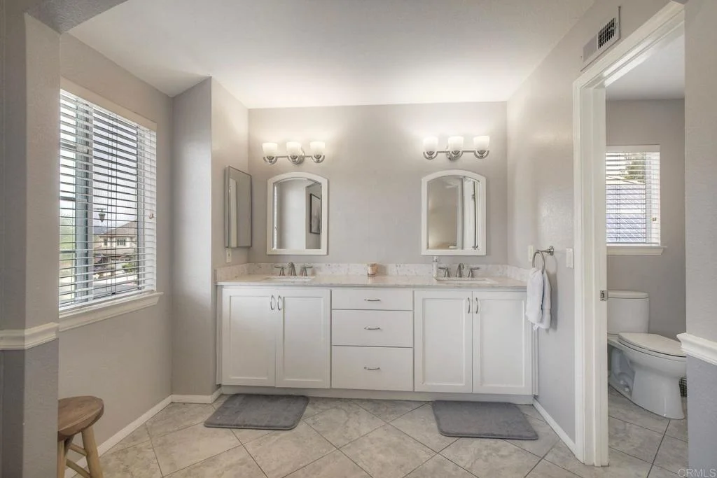 Photo of 975 Rose Arbor Drive