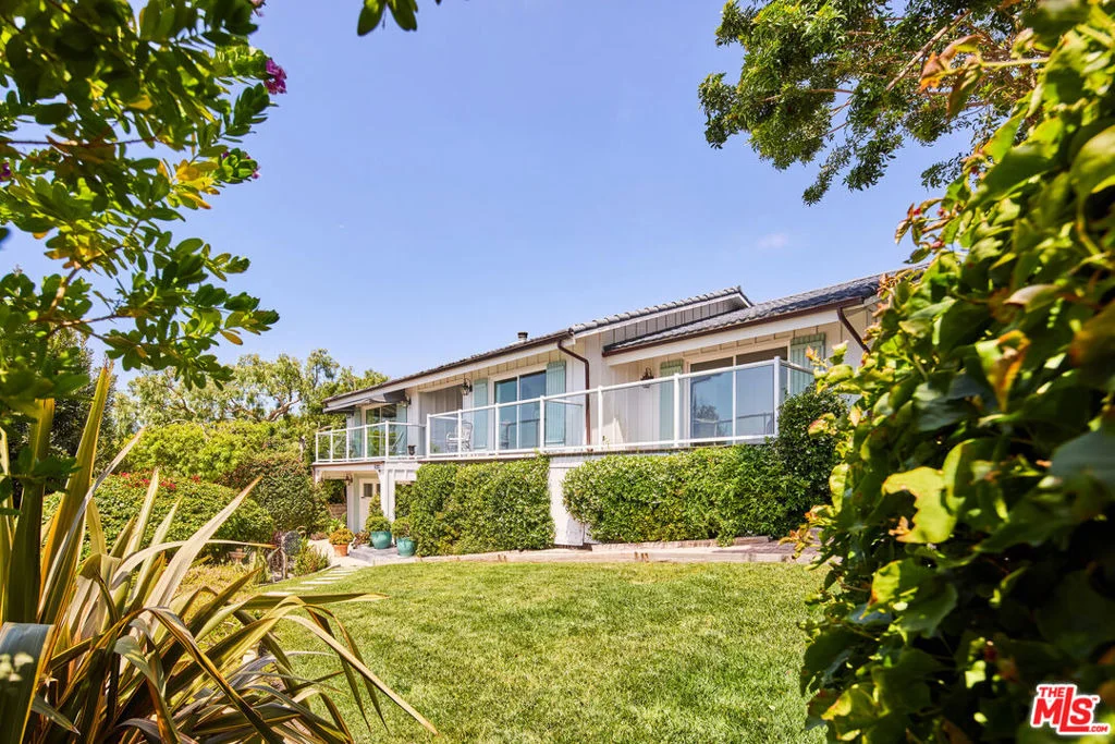 Photo of 6363 Zumirez Drive