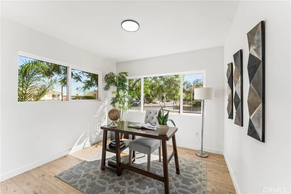 Photo of 8908 8910 Lev Avenue
