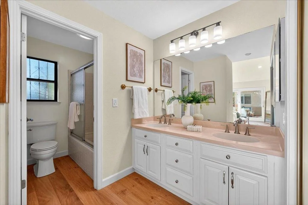 Photo of 292 Apricot Lane