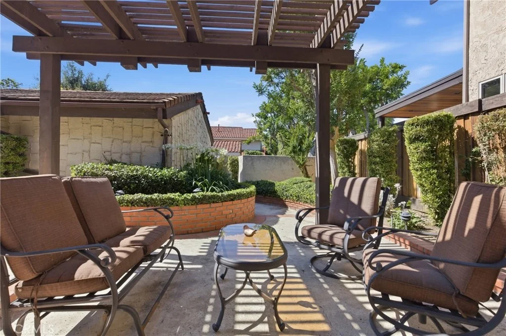 Photo of 651 Edith
