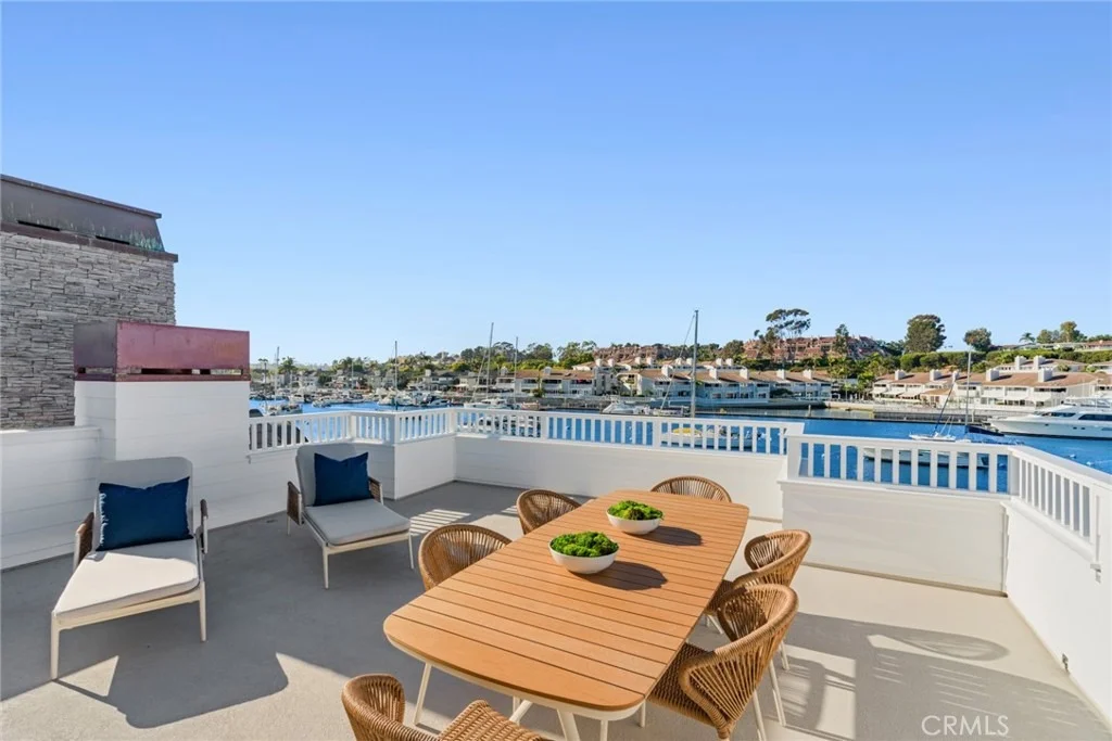 Photo of 1105 N Bay Front
