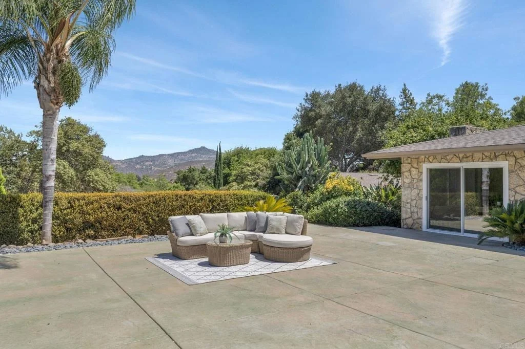 Photo of 3131 Summit Drive