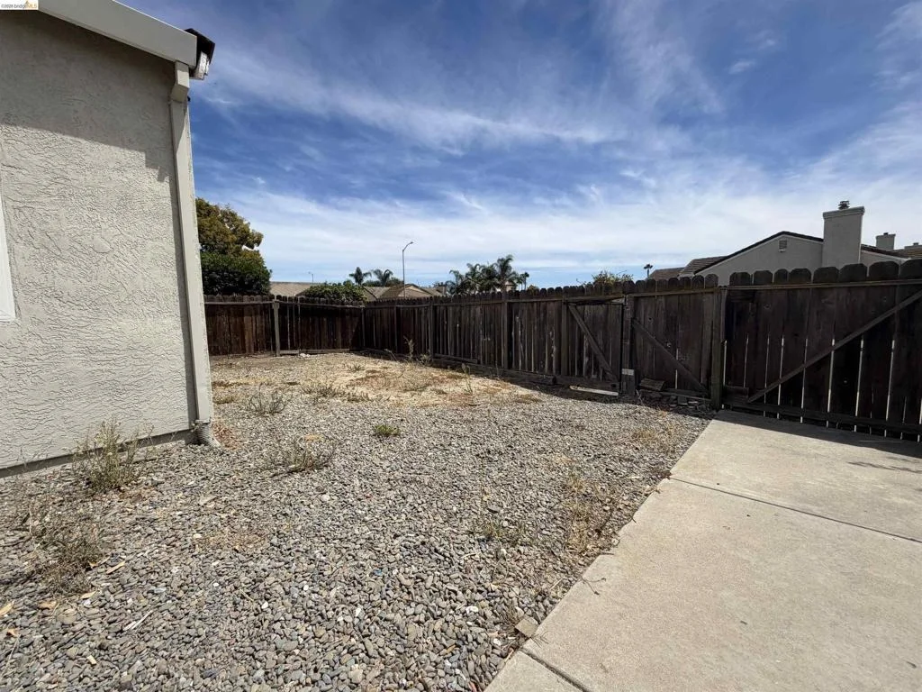 Photo of 336 Lakespring Pl