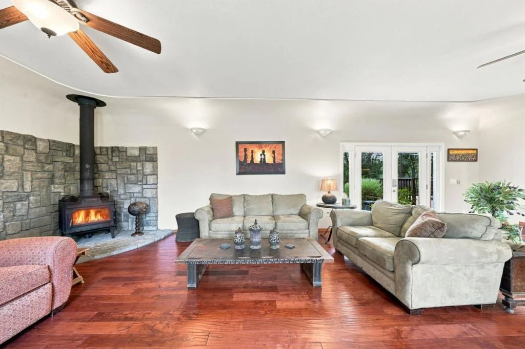 Photo of 19177 Hollow Lane