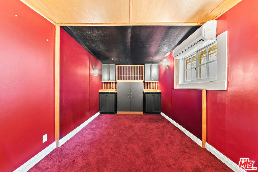 Photo of 8497 Harold Way