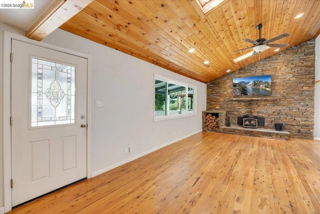 Photo of 5827 Lookout Ct