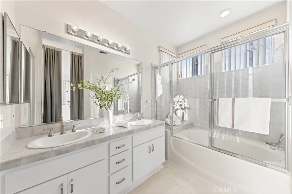 Photo of 1232 Mission Pl