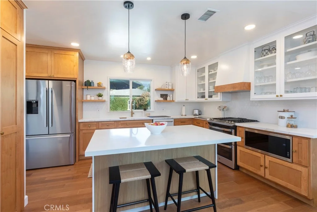 Photo of 3732 Clark