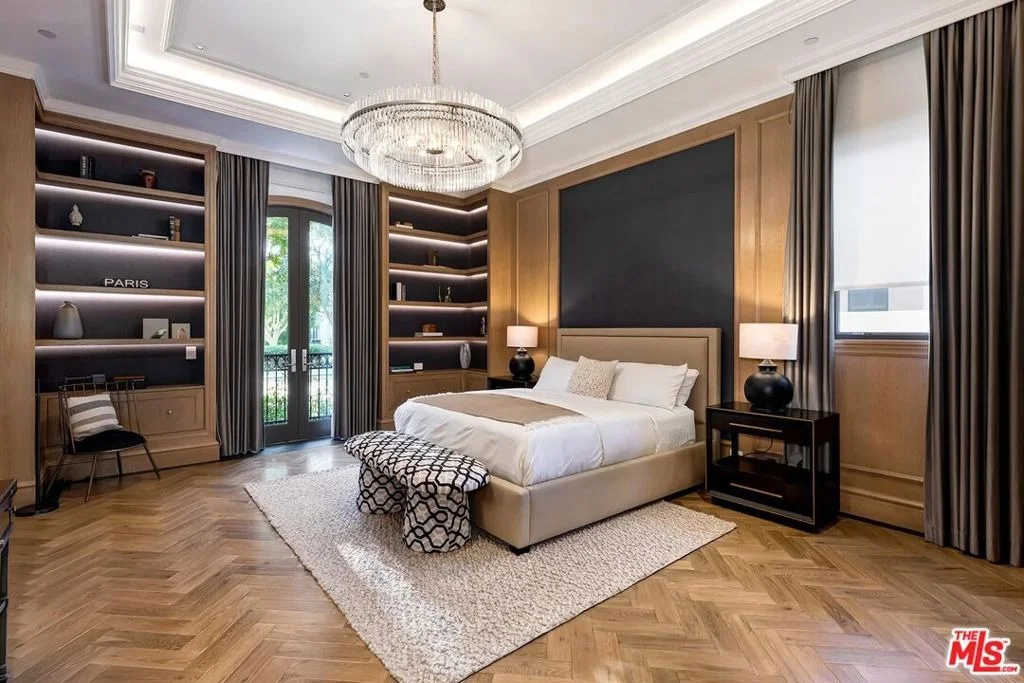 Photo of 610 N Rodeo Drive