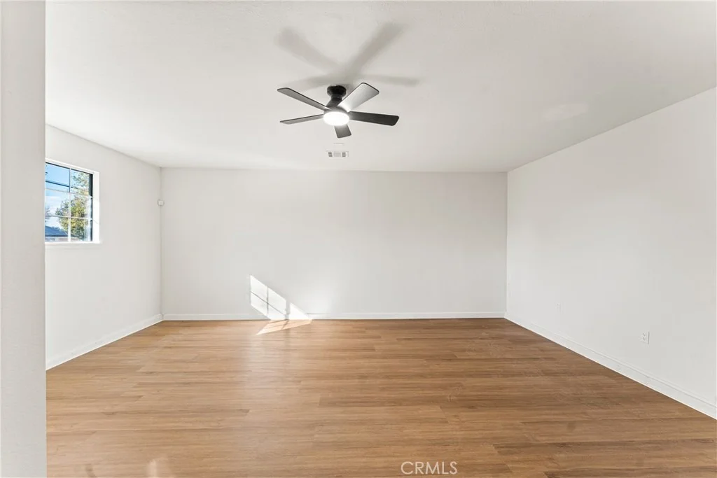 Photo of 1002 E Avenue J6 Avenue