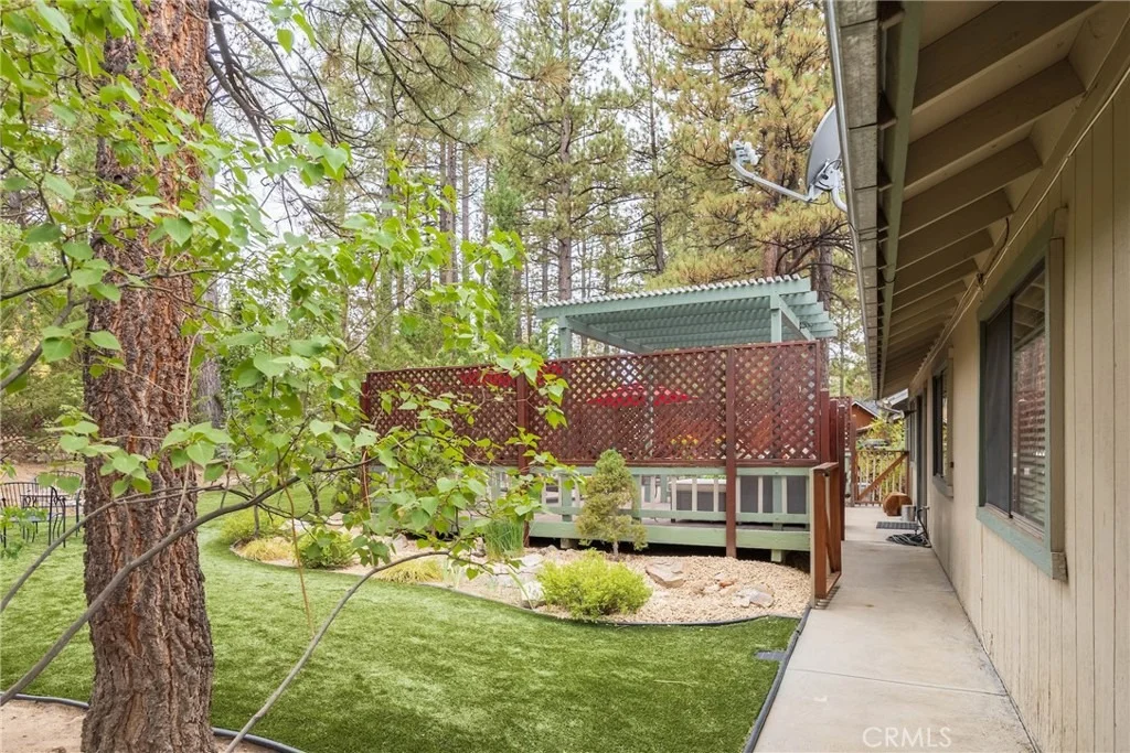 Photo of 824 Mountain Lane