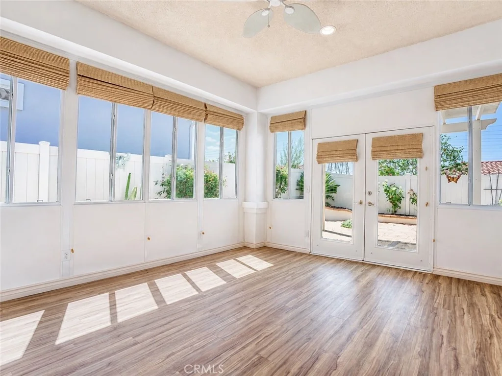 Photo of 987 Avenal