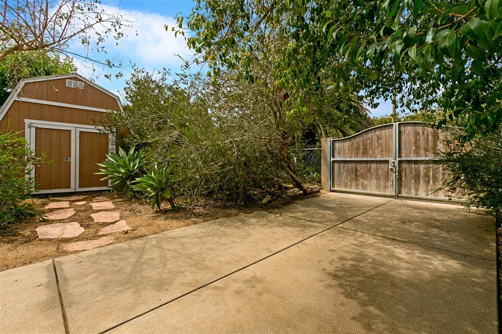 Photo of 1691 CREST DRIVE