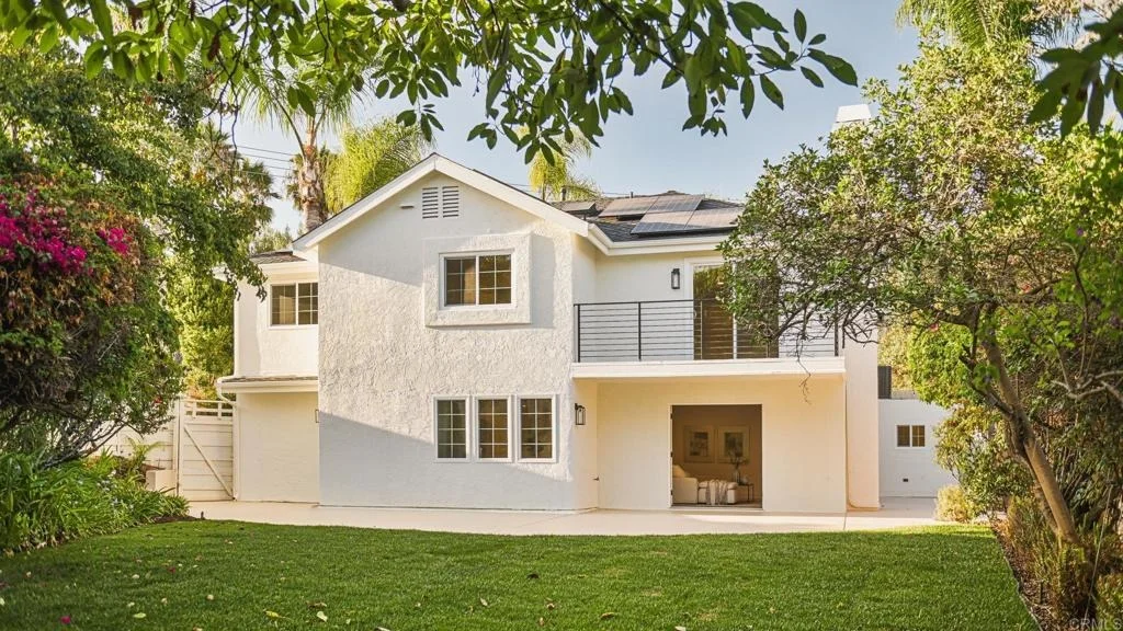 Photo of 2399 Ivy Road
