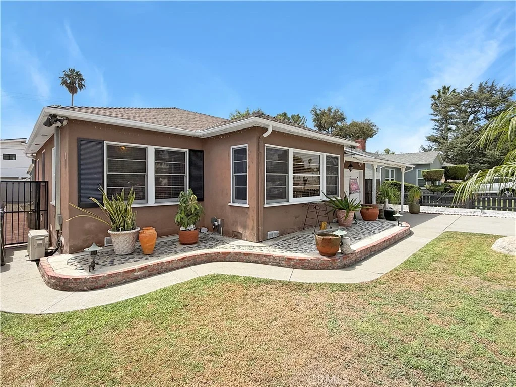Photo of 3618 E Del Mar Boulevard
