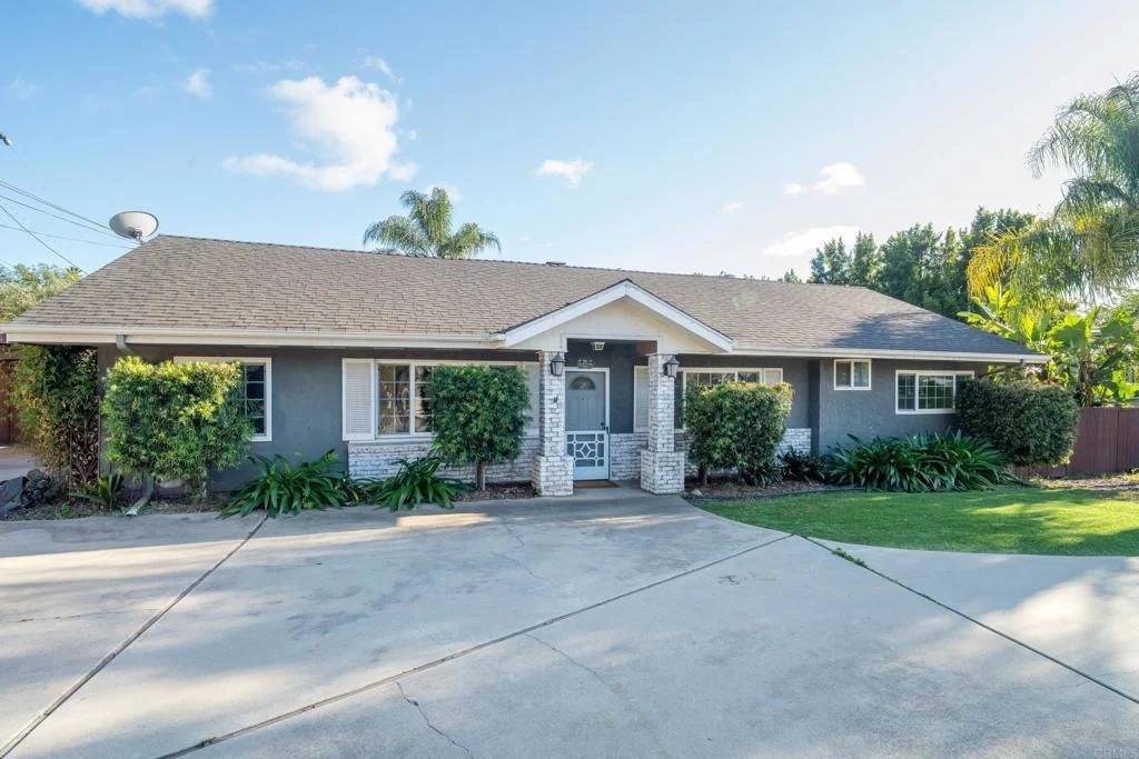 Photo of 1078 Robertson Drive