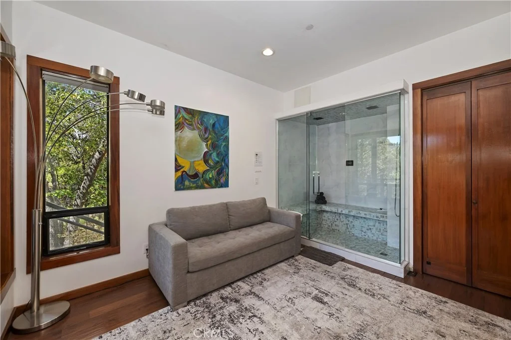 Photo of 43669 Ridge Crest