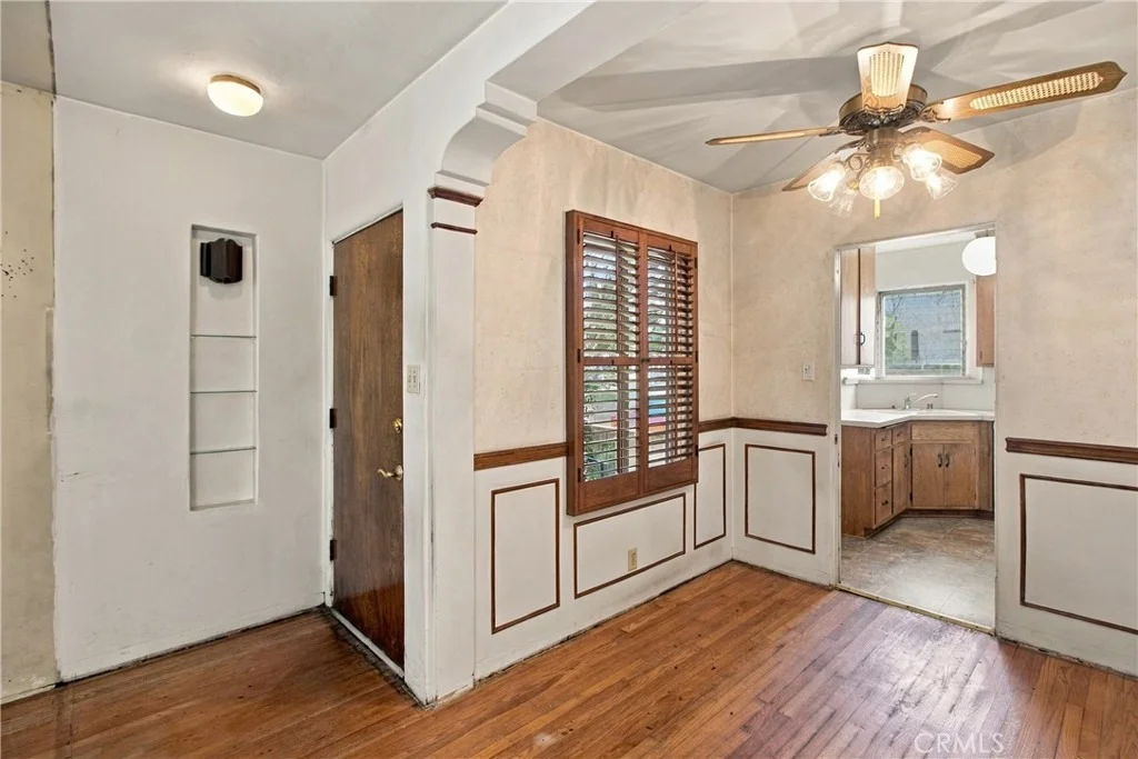 Photo of 2043 N Maple