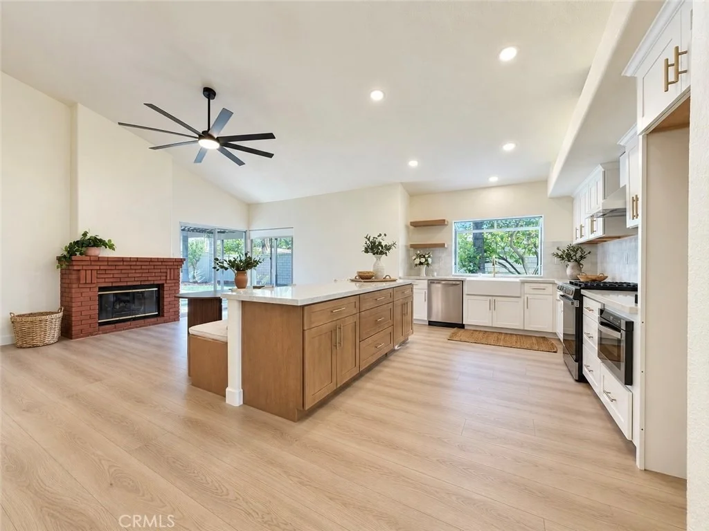 Photo of 35584 Larkspur