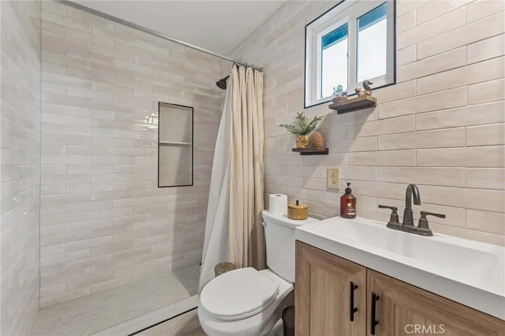Photo of 33060 Keller Drive