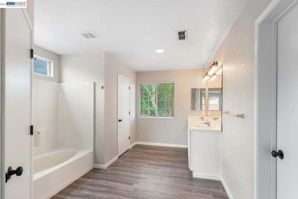 Photo of 632 Skimmer Dr