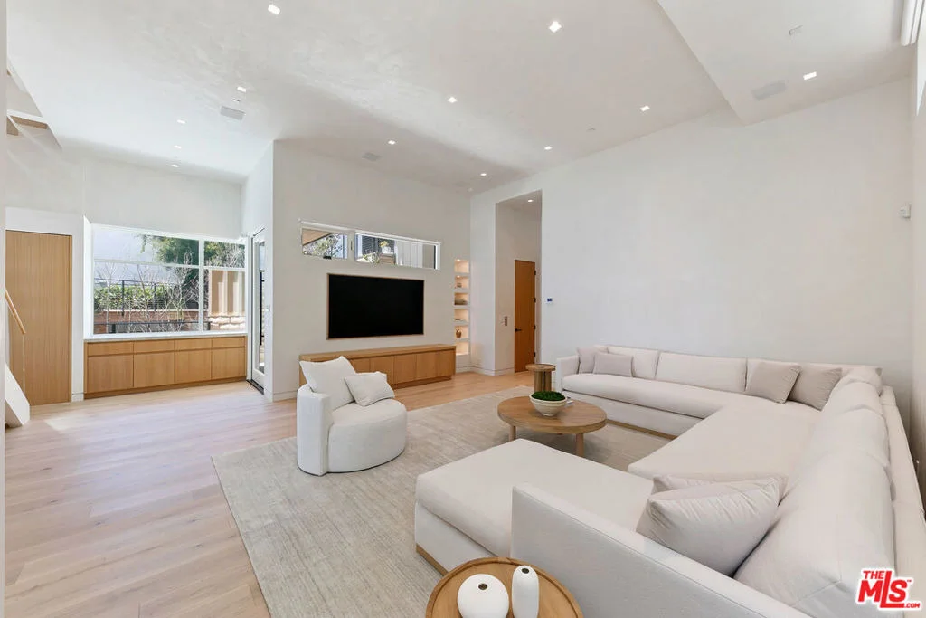 Photo of 31224 Broad Beach Road