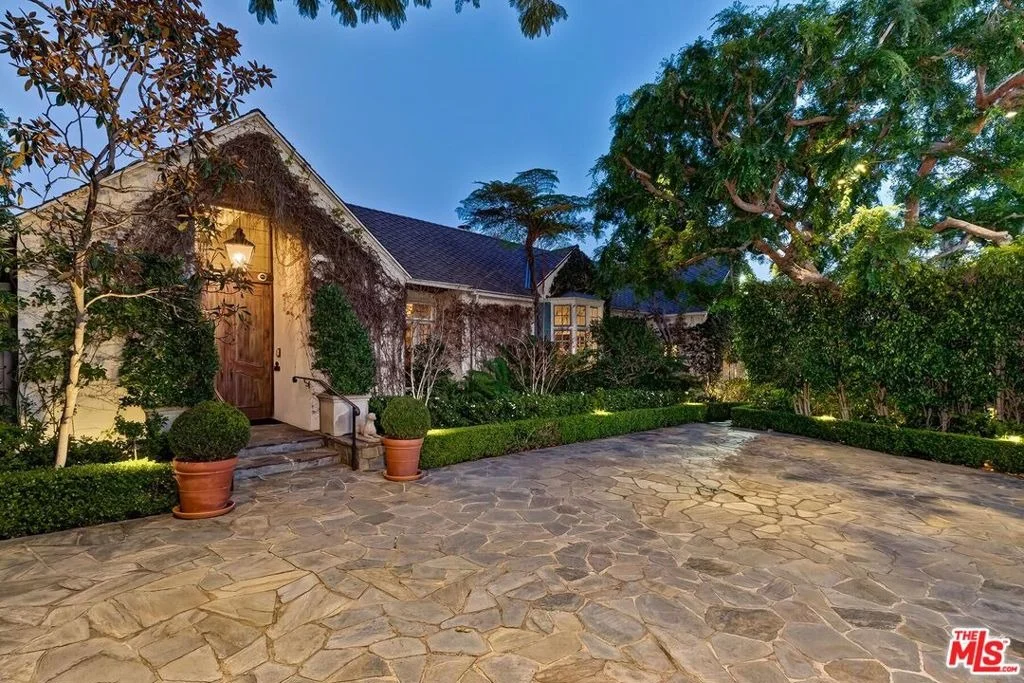 Photo of 602 N Foothill Road