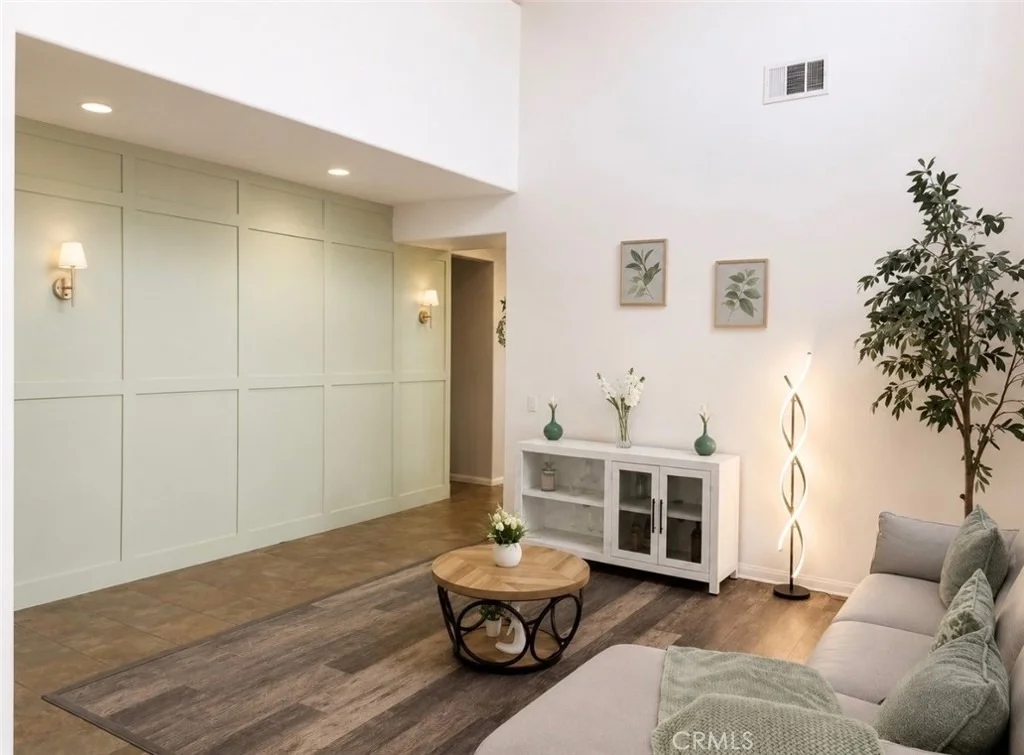 Photo of 34063 Crenshaw Street
