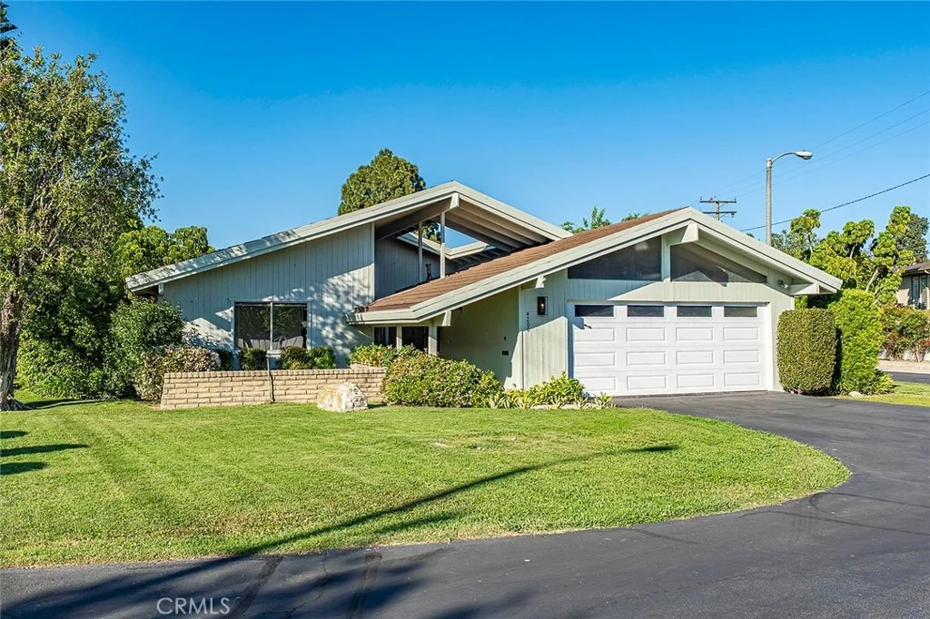 Photo of 4200 N Virginia Vista
