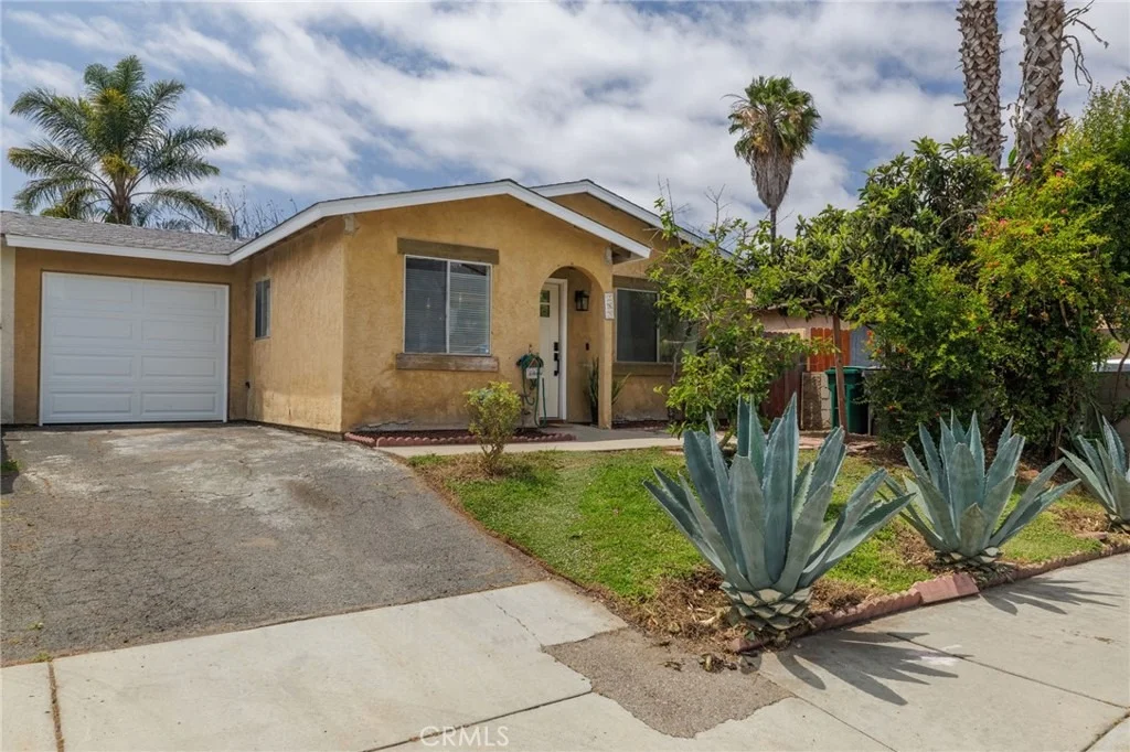 Photo of 289 Lustrosos Street