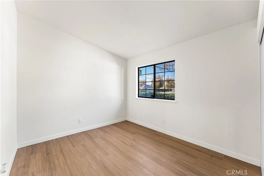 Photo of 1002 E Avenue J6 Avenue