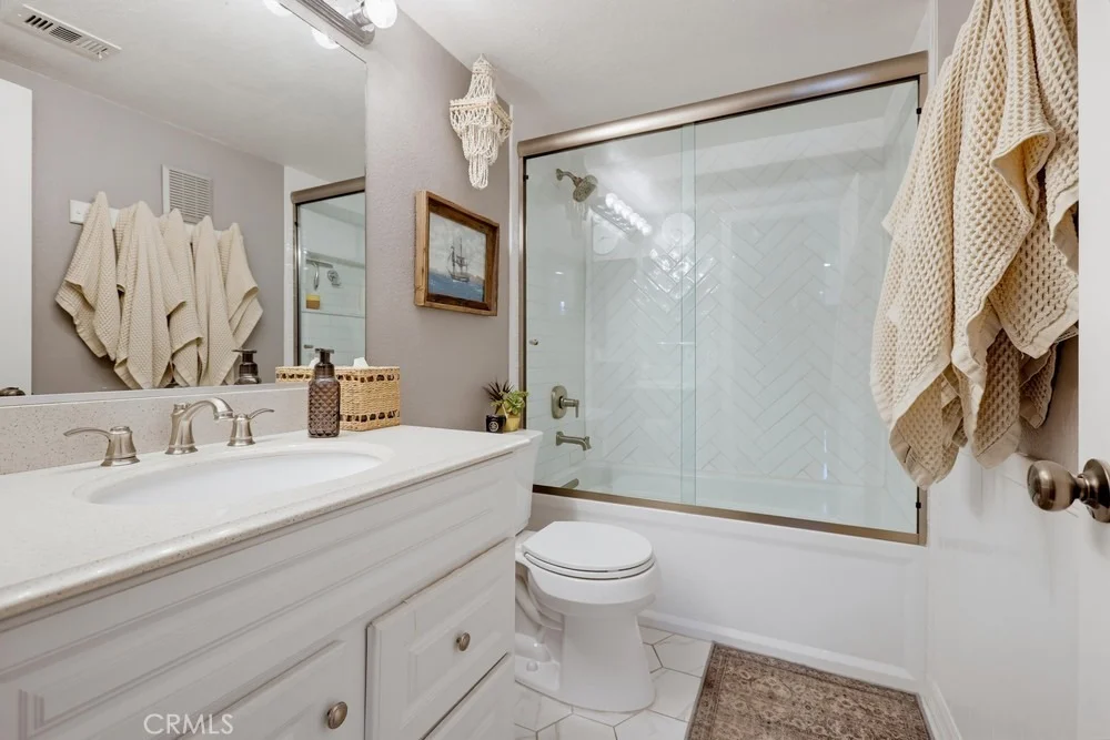 Photo of Unit D at 34 Corniche