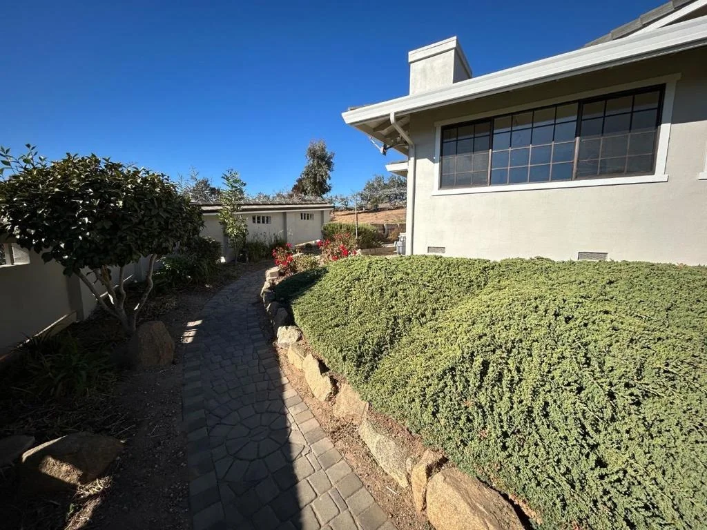 Photo of 24665 Foothill Drive