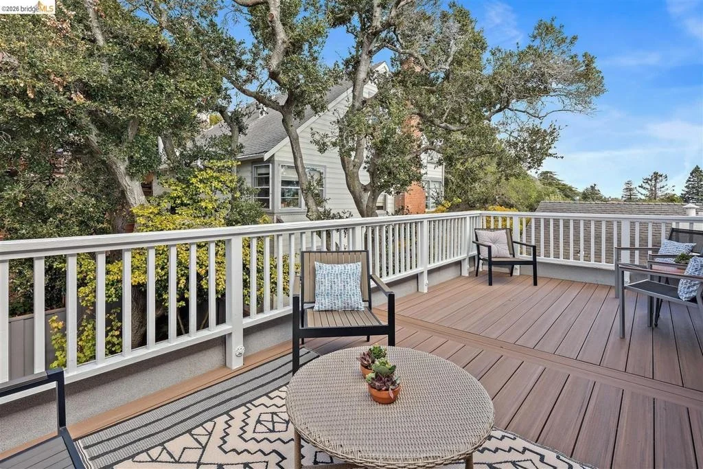 Photo of 355 Arlington Ave
