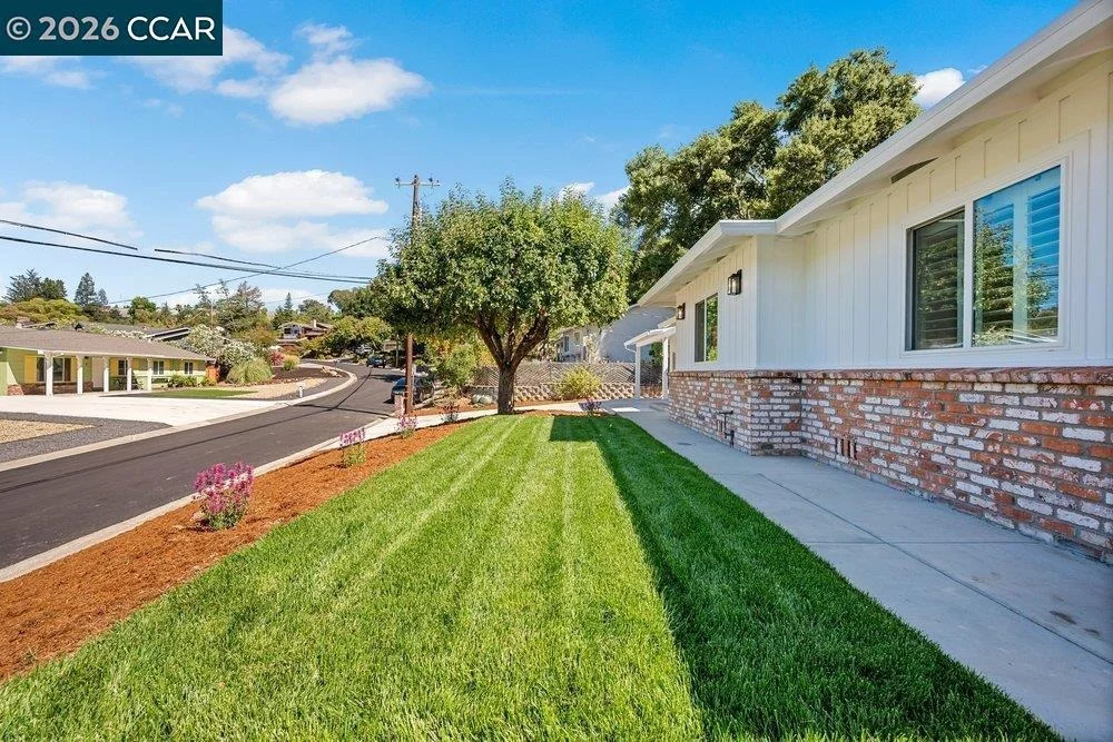 Photo of 8 Ramona Dr