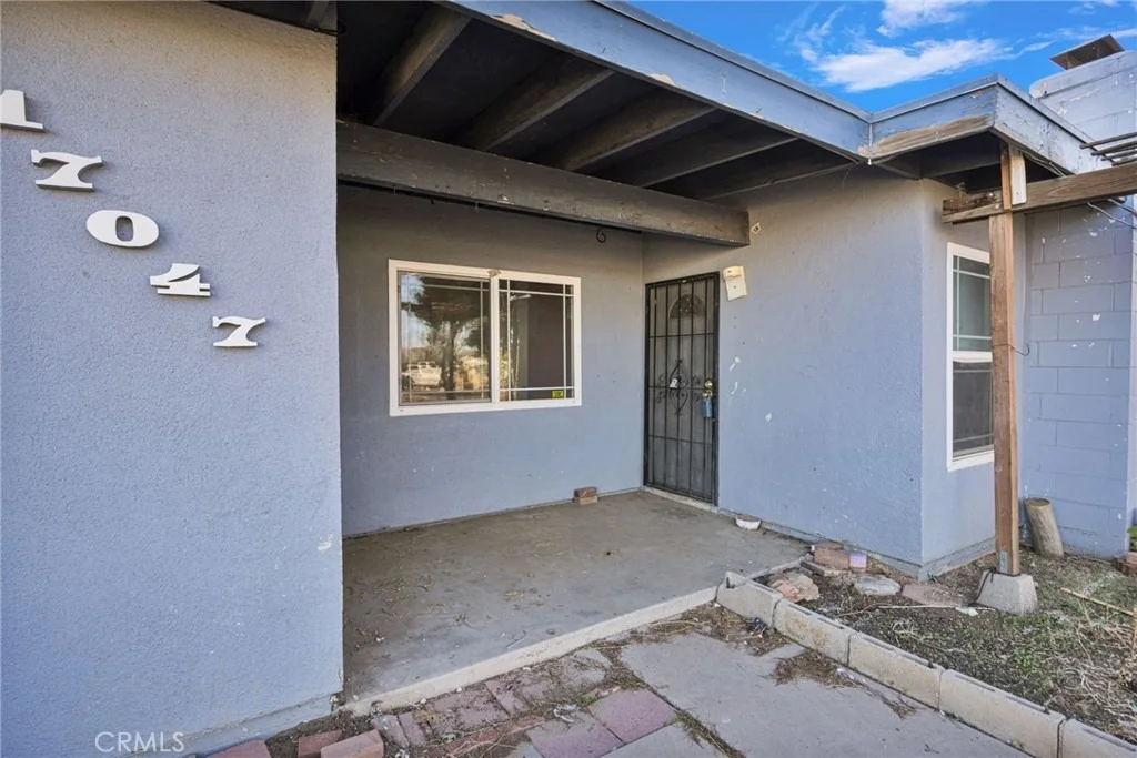 Photo of 17047 Eucalyptus Street