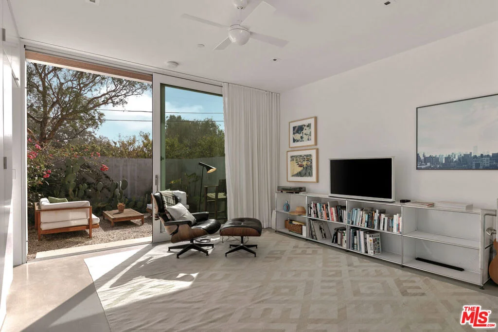 Photo of 6728 Wildlife Road